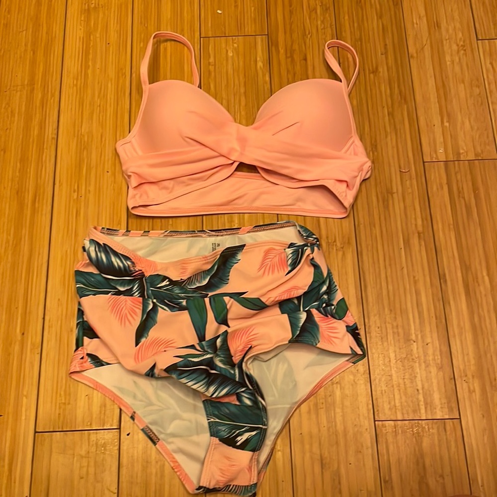 Shein bikini push up top w tummy control bottom size small never worn